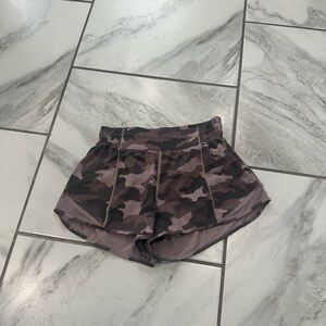 SOLD Lululemon mauve camo Hotty hot 2.5in high rise
